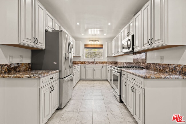 Photo - 4530 Bakman Ave