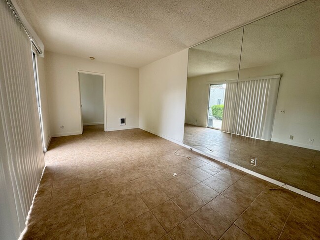 Great Santa Monica Location! Walking Dista... - Great Santa Monica Location! Walking Dista... Apartment Unit 1128 21st St C