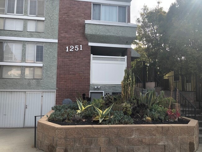 Front of Building - 1251 Euclid St Apartments Unit #3