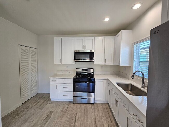 Photo - Beautiful Studio in Orange Unit 1451-C