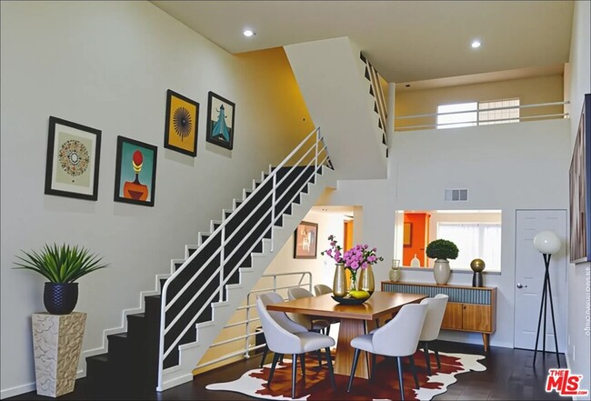 Photo - 3712 Evans St W