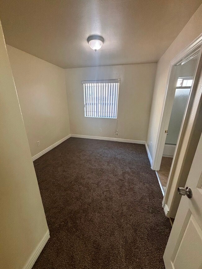 Photo - 132 E 79th St