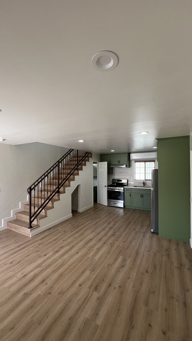 Photo - 419 N Sloan Ave