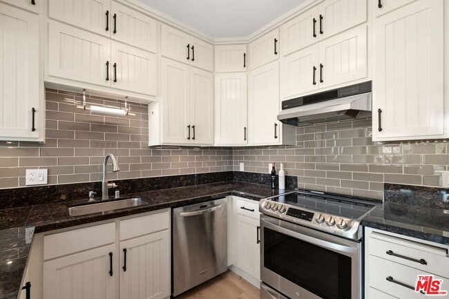 Photo - 8960 Cynthia St Unit 208
