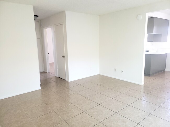 Photo - 16742 Lynn Ln Unit C