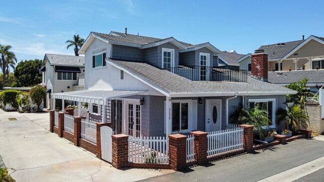 AVAILABLE NOW!! WATERFRONT HOME ON MARINE... - AVAILABLE NOW!! WATERFRONT HOME ON MARINE...