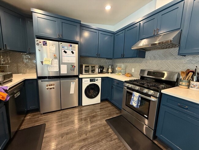 Now Leasing – 812 Merlin | $6,200/Month | ... - Now Leasing – 812 Merlin | $6,200/Month | ... House