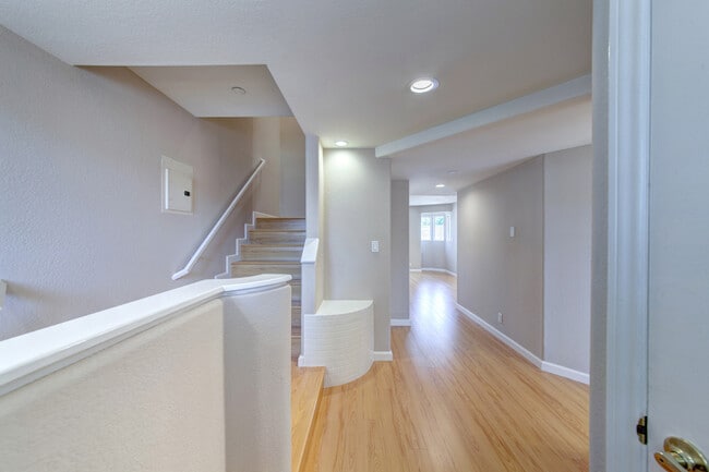 Photo - 604 W Wilson Ave