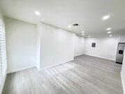Photo - 517 Sunset St
