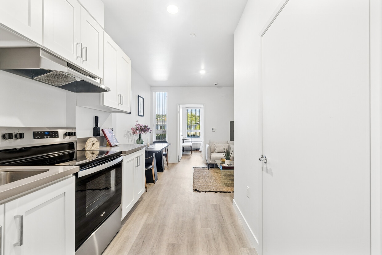3D Tour - 4008 W. Martin Luther King Blvd