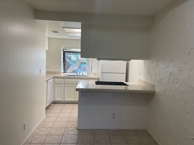Photo - Adorable 1 bed 1 bath Apartment in Agoura Hills! Unit A