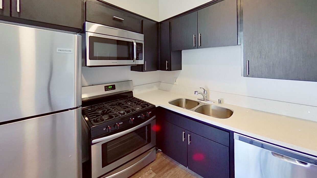 3D Tour - 14900 Moorpark Street