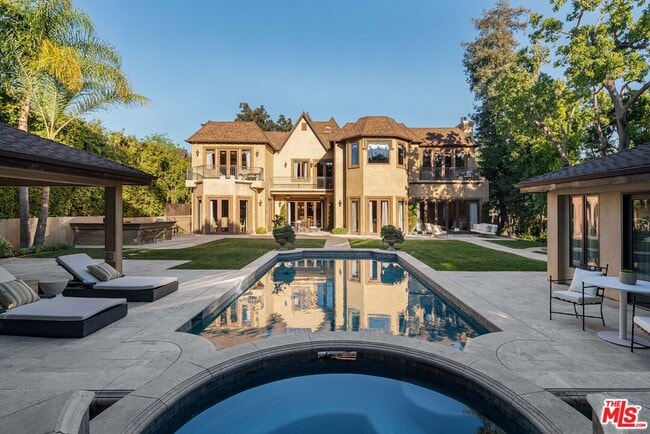 Photo - 617 N Alpine Dr House