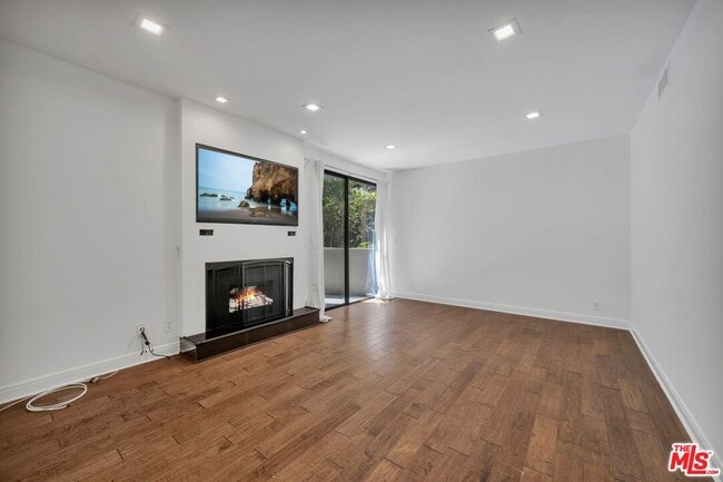 Photo - 8455 Fountain Ave Condo Unit 628