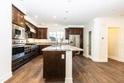 Kitchen - 2400 Torrey Pines Rd Townhome