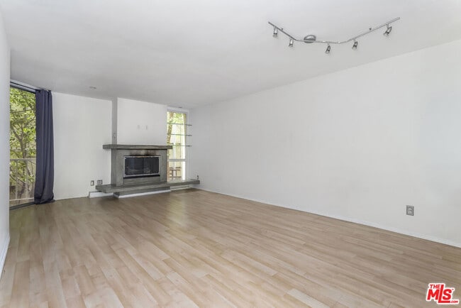 Photo - 1230 N Sweetzer Ave Unit 112