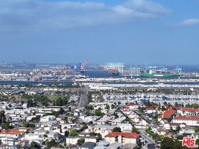 Photo - 776 1/2 W 25th St