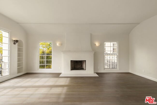 Photo - 428 S Bedford Dr