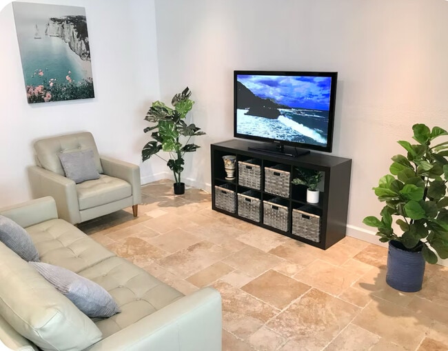 Photo - 83 Cherry Tree