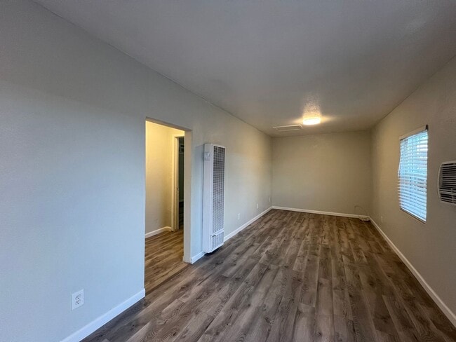 Photo - 216 Hutchison St Unit 216 1/2