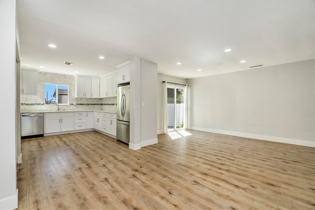 Photo - 6714 Amigo Ave