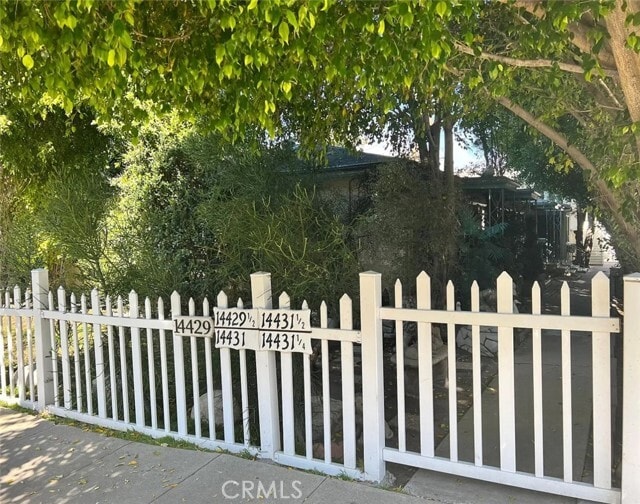Building Photo - 14429 Dickens St Unit 1/2