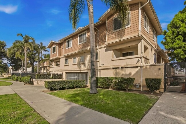 Building Photo - 621 D St Unit #107