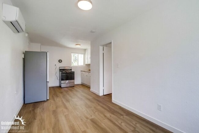 Photo - Beautifully Renovated 1Bdm 1Ba Apartment i...