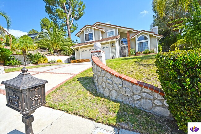 Photo - 23935 Ingomar St