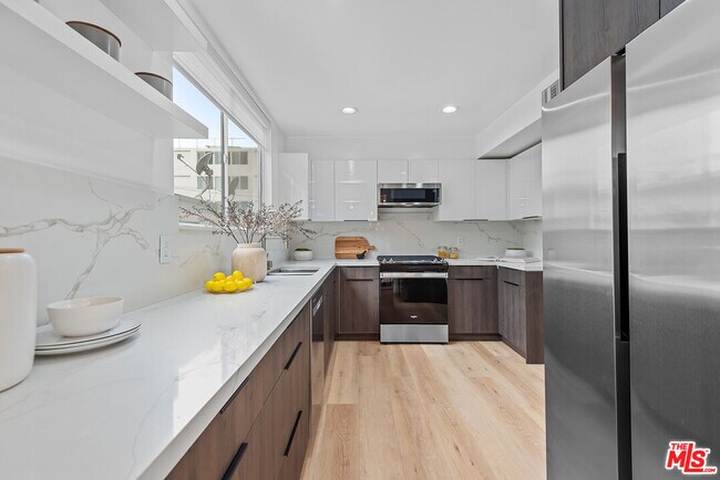 Photo - 301 Rexford Dr Unit 2