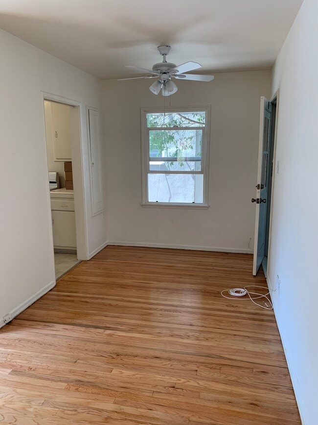 Photo - 408 N Doheny Dr