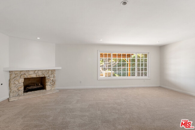 Photo - 6040 Pat Ave