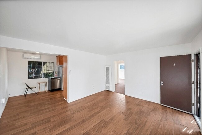 Photo - 2458 Normandie Ave Unit 2