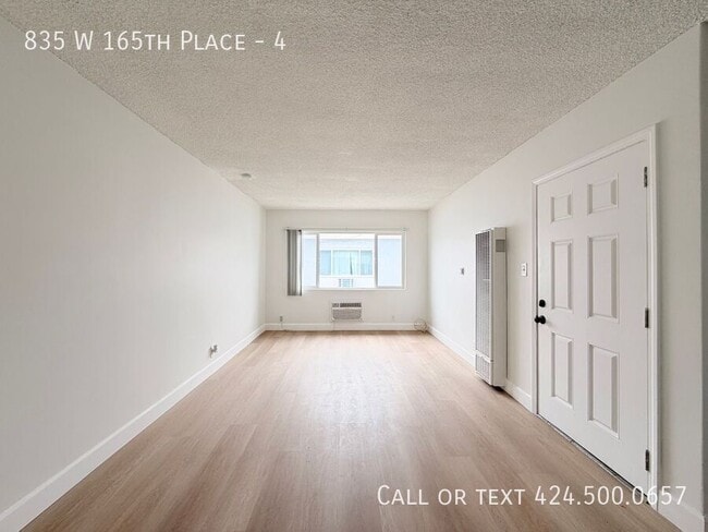 Building Photo - 835 W 165th Pl Unit 4