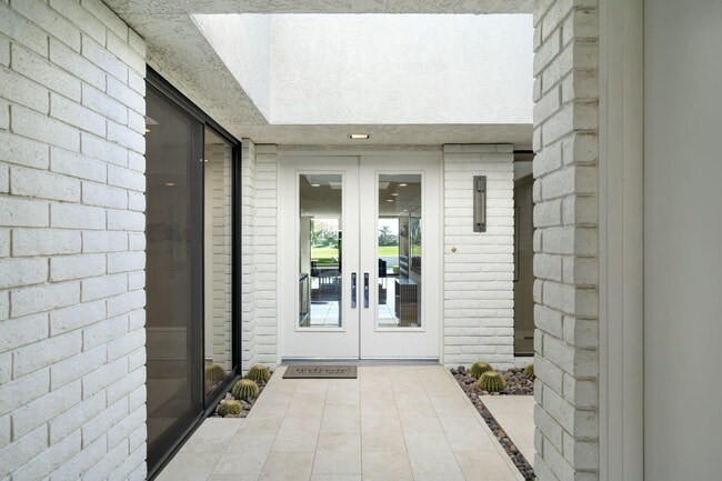 Photo - 39 Mayfair Dr