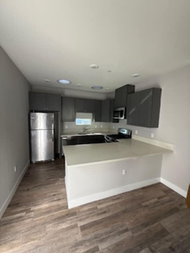 Building Photo - Eleven Twelve Holdings, LLC Unit 114