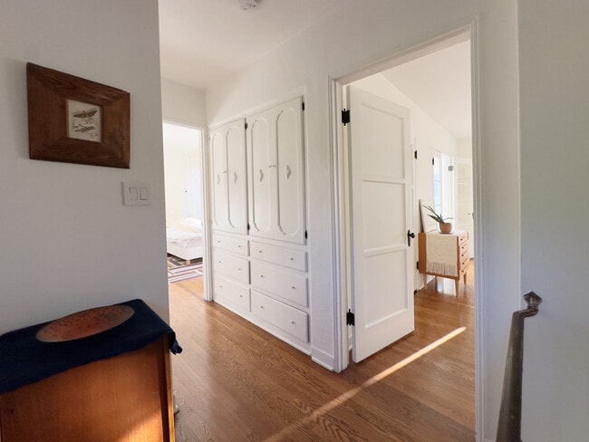 bedroom level hallway - 2415 Meadow Valley Ter
