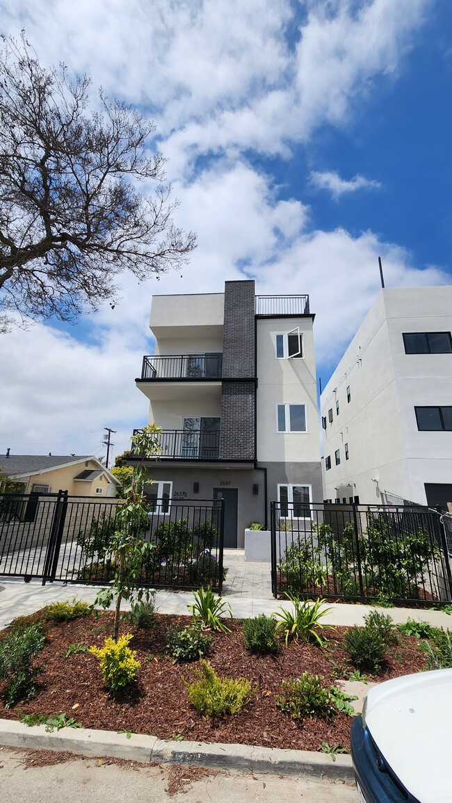 Photo - 2637 S Cochran Ave Apartments Unit 2637