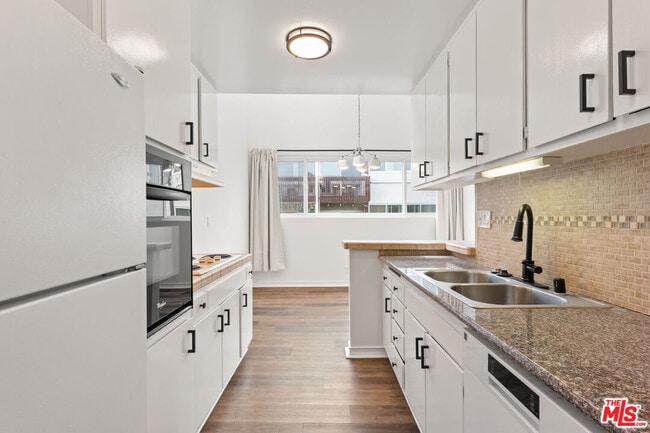 Photo - 6000 Canterbury Dr Unit I217