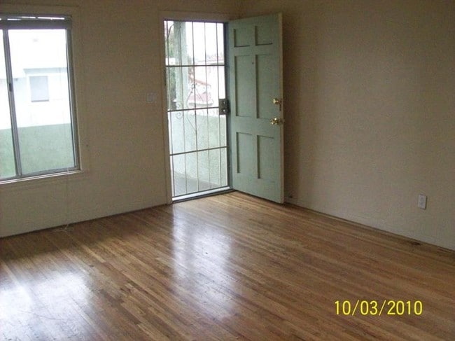 Photo - Acacia Apartments