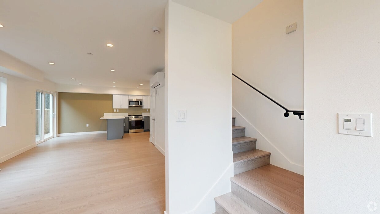 3D Tour - Fairfax Townhomes
