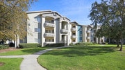 Building Exterior - Sonterra at Foothill Ranch Apartments