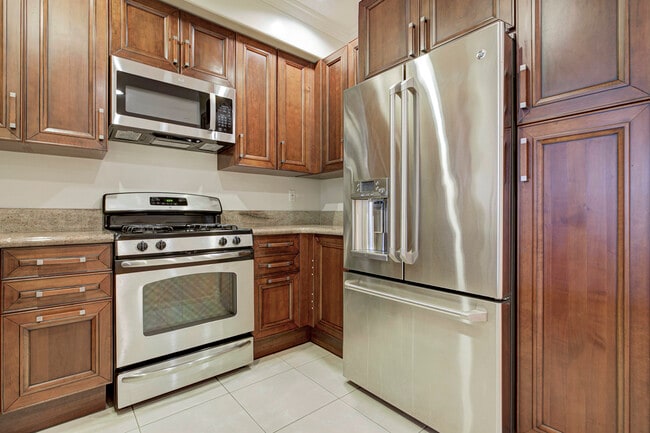 Photo - 556 E Palm Ave Unit 102