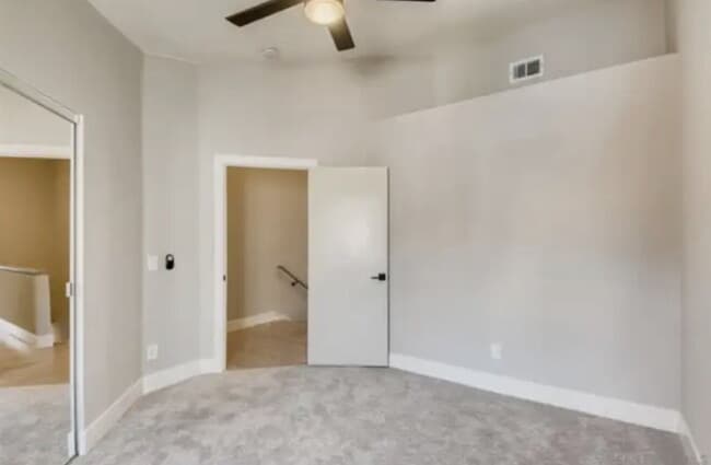 Photo - $3,600 - 3 Bed / 2.5 Bath Upgraded Townhome in The Knolls Community Unit 7
