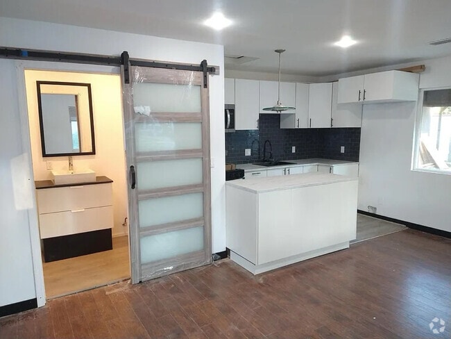 Building Photo - 7046 Enfield Ave Rental