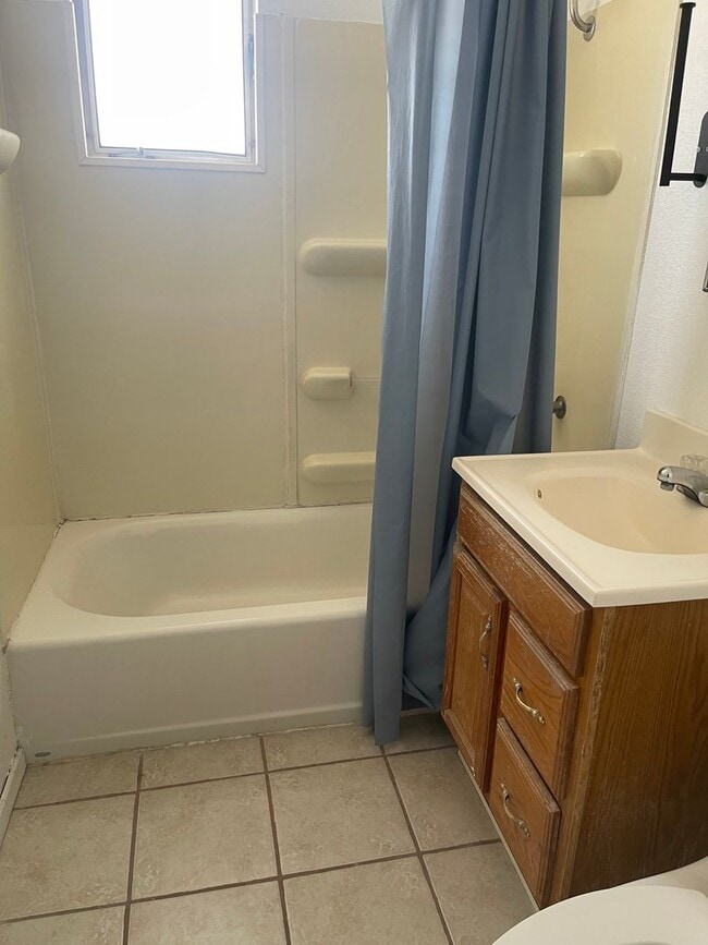 Photo - Three Bedroom Looking for a family