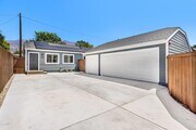 Photo - 1504 1/2-1531 E Topeka St