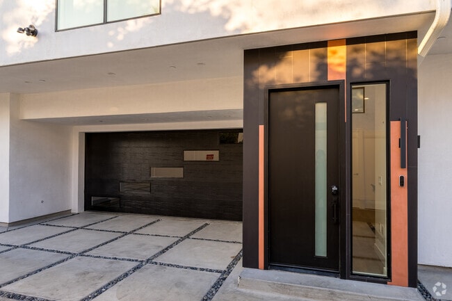 Building Photo - 109 N Westlake Ave Rental