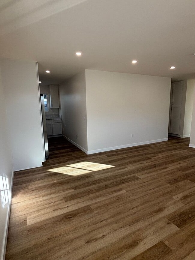 Photo - Contemporary 3 Bedroom Duplex with Washer Dryer and Mini Split AC