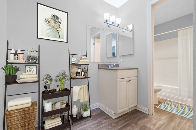 Photo - Las Palmas Apartments